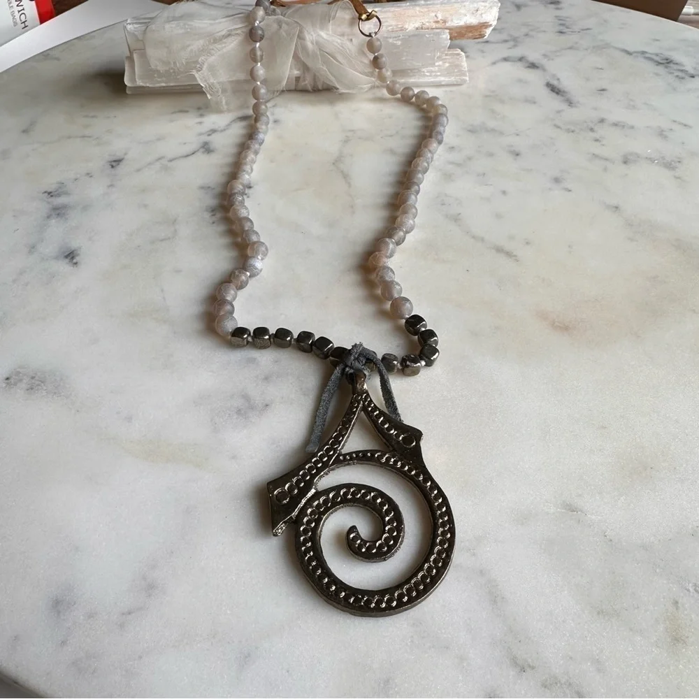 Boutique Handmade Beaded Metal Pendant Necklace 20”